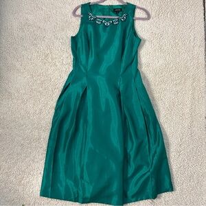 Tahari Dress with Pockets Emerald Green size 8